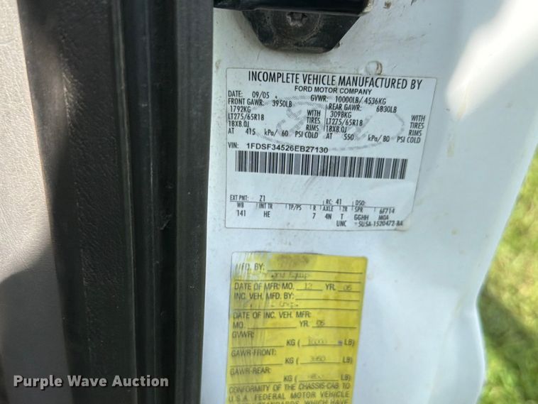 image for item EX4565 2006 Ford F350 Super Duty utility bed pickup truck