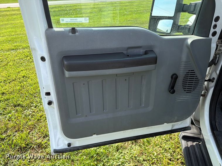 image for item EX4566 2012 Ford F250 utility bed pickup truck