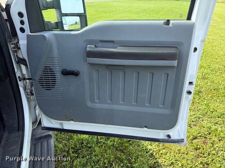 image for item EX4566 2012 Ford F250 utility bed pickup truck