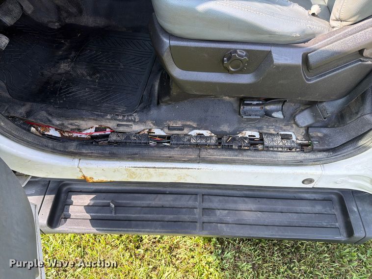 image for item EX4567 2012 Ford F250 Super Duty utility bed pickup truck