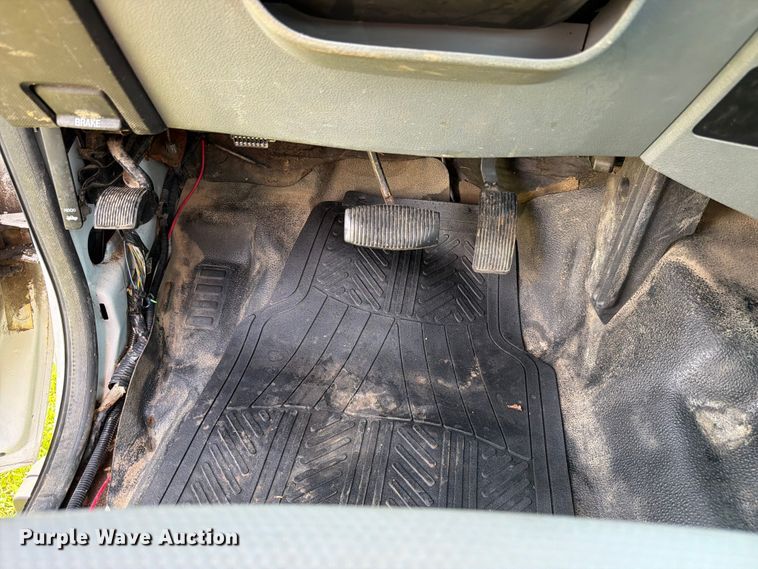 image for item EX4567 2012 Ford F250 Super Duty utility bed pickup truck
