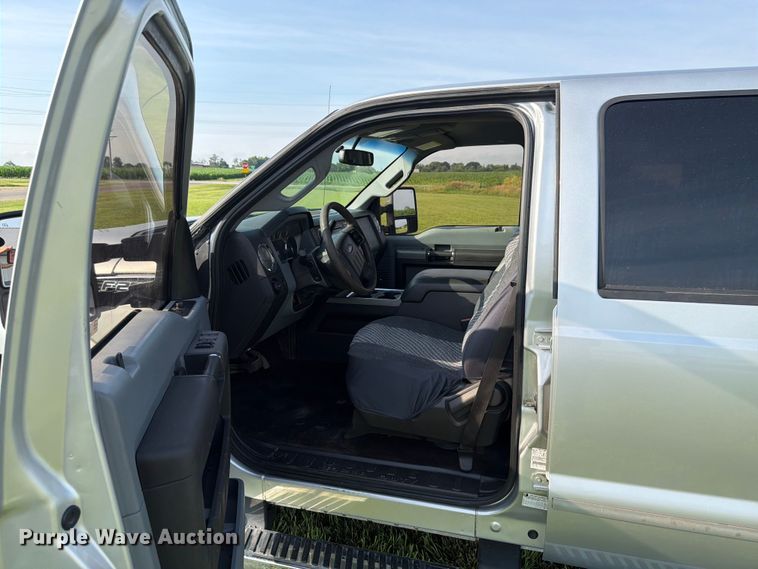 image for item EX4568 2011 Ford F250 Super Duty Crew Cab pickup truck