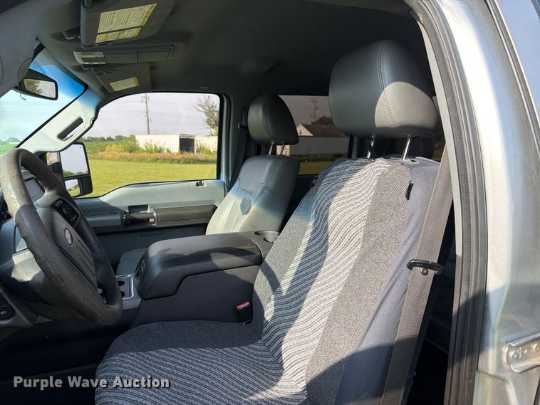 image for item EX4568 2011 Ford F250 Super Duty Crew Cab pickup truck