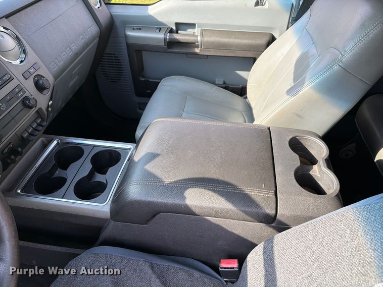 image for item EX4568 2011 Ford F250 Super Duty Crew Cab pickup truck