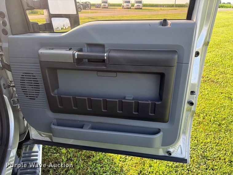 image for item EX4568 2011 Ford F250 Super Duty Crew Cab pickup truck