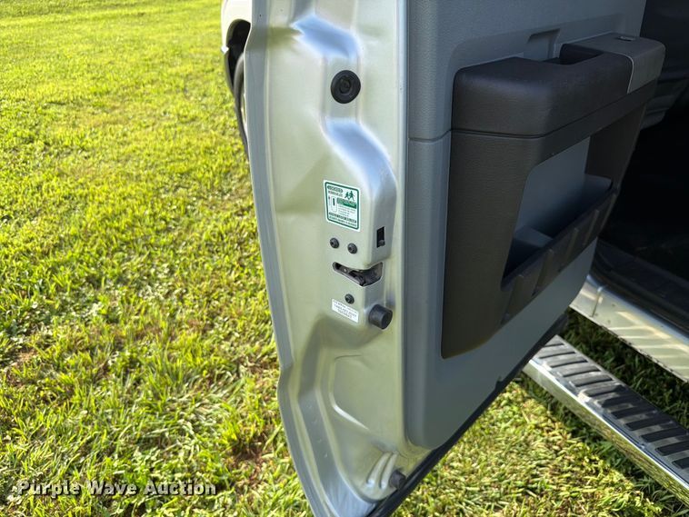 image for item EX4568 2011 Ford F250 Super Duty Crew Cab pickup truck