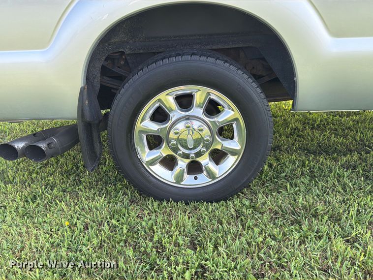 image for item EX4568 2011 Ford F250 Super Duty Crew Cab pickup truck