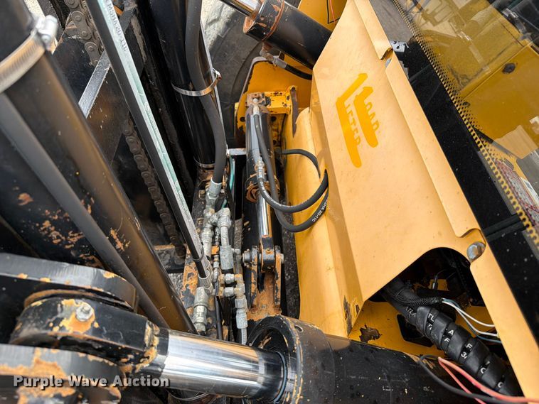 image for item FB4966 Load Lifter 2410-15D forklift
