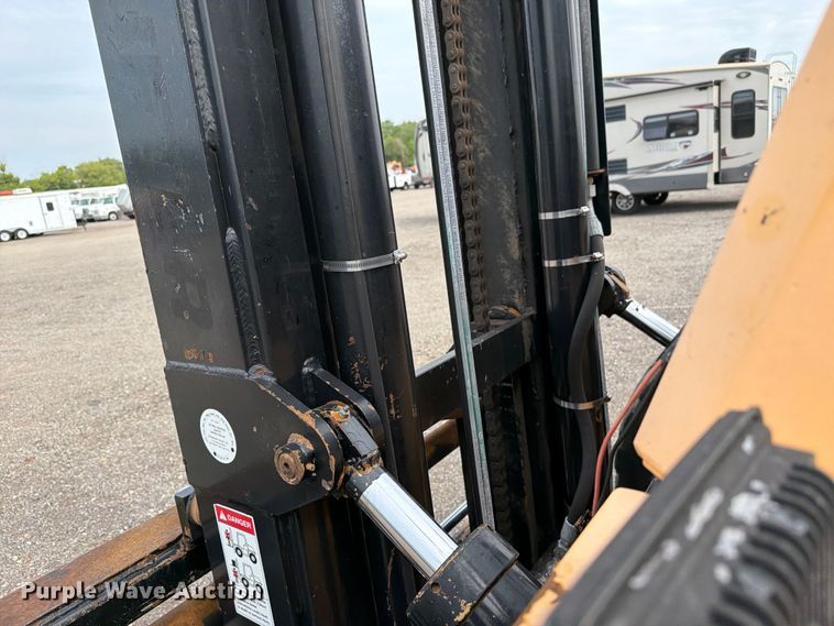 image for item FB4966 Load Lifter 2410-15D forklift