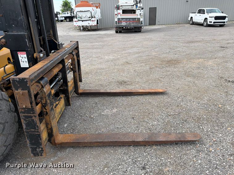image for item FB4966 Load Lifter 2410-15D forklift