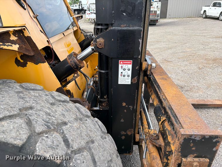 image for item FB4966 Load Lifter 2410-15D forklift