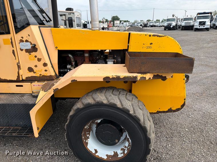image for item FB4966 Load Lifter 2410-15D forklift