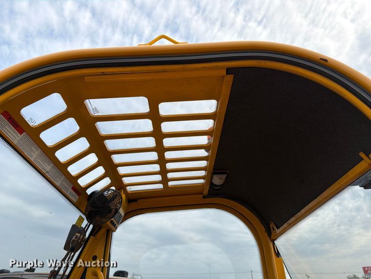 image for item FB4966 Load Lifter 2410-15D forklift