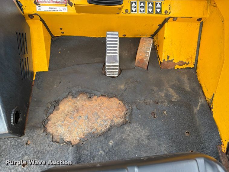 image for item FB4966 Load Lifter 2410-15D forklift
