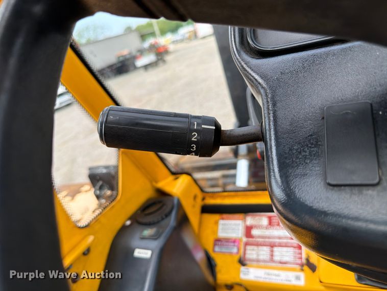 image for item FB4966 Load Lifter 2410-15D forklift