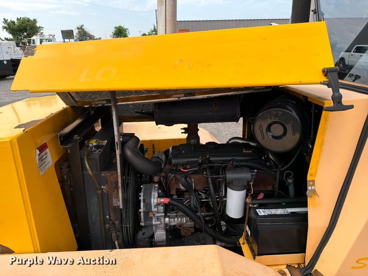 image for item FB4966 Load Lifter 2410-15D forklift