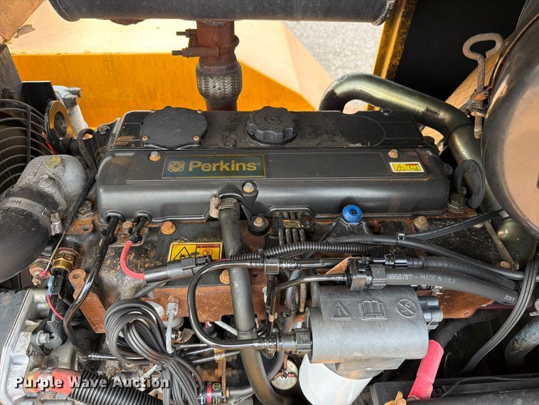 image for item FB4966 Load Lifter 2410-15D forklift