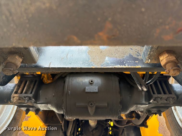 image for item FB4966 Load Lifter 2410-15D forklift