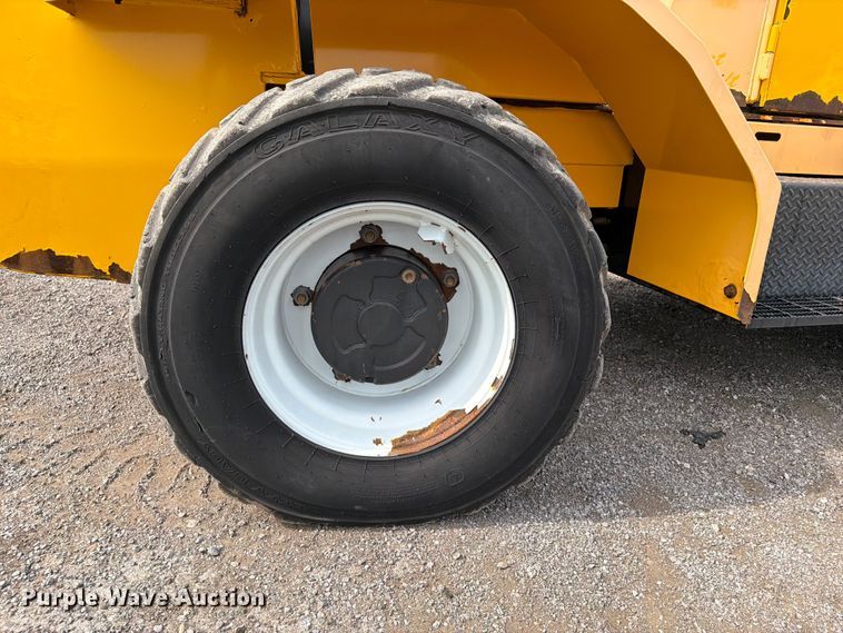 image for item FB4966 Load Lifter 2410-15D forklift
