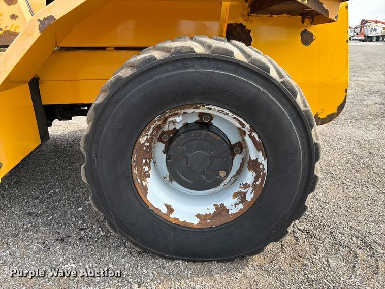 image for item FB4966 Load Lifter 2410-15D forklift