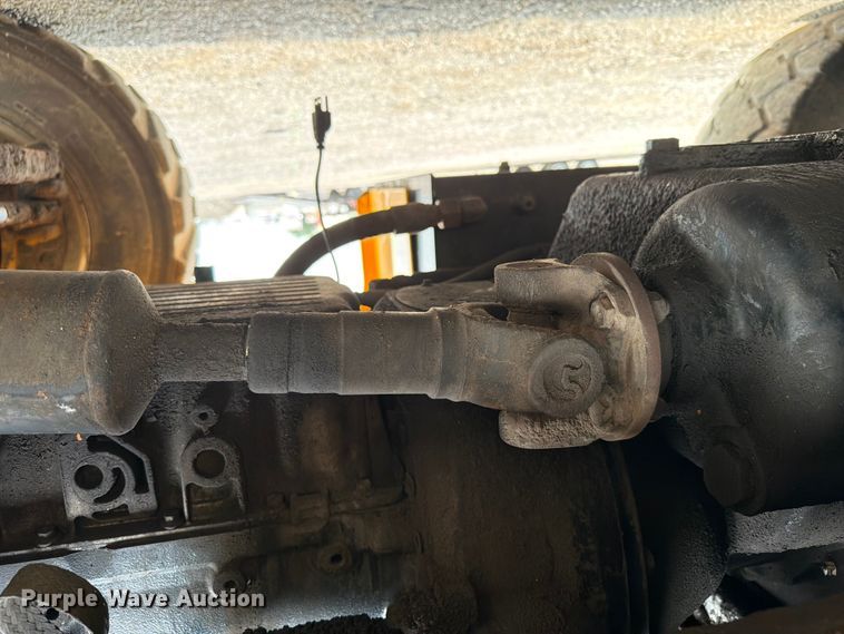 image for item FB4966 Load Lifter 2410-15D forklift