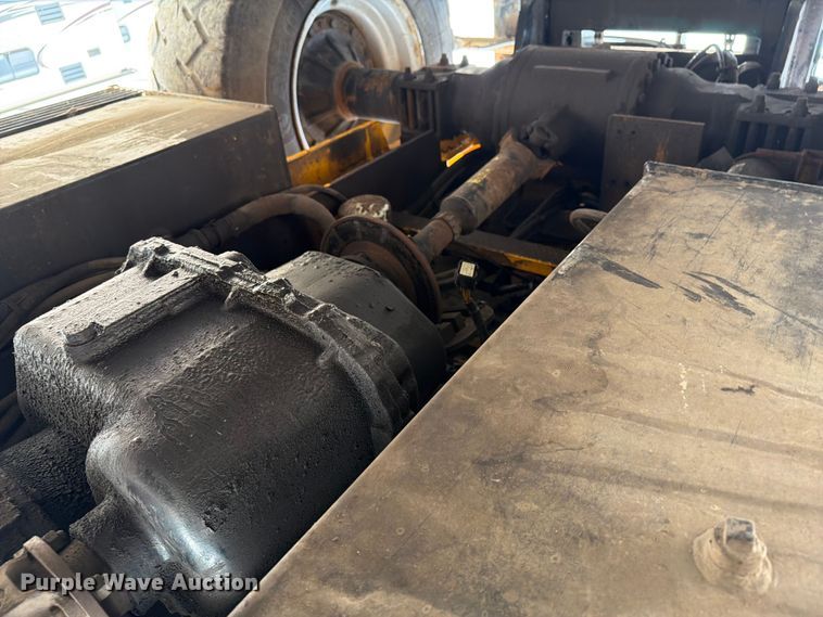 image for item FB4966 Load Lifter 2410-15D forklift