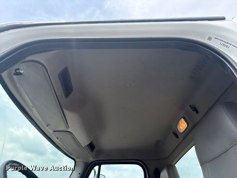 image for item FB4971 2015 Freightliner Business Class M2 utility / service truck