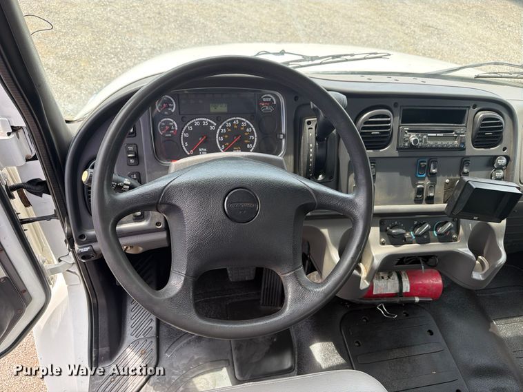 image for item FB4971 2015 Freightliner Business Class M2 utility / service truck