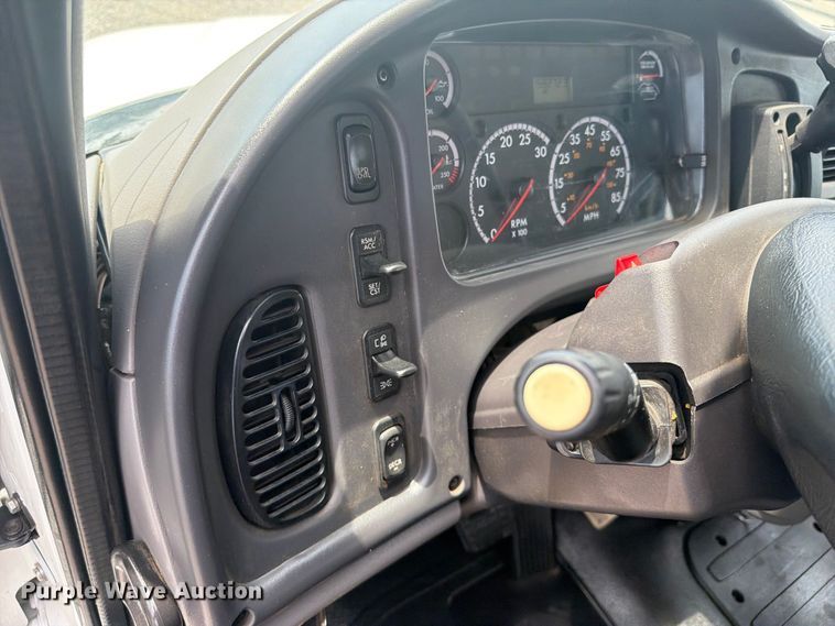 image for item FB4971 2015 Freightliner Business Class M2 utility / service truck
