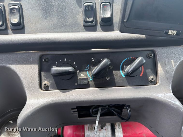 image for item FB4971 2015 Freightliner Business Class M2 utility / service truck