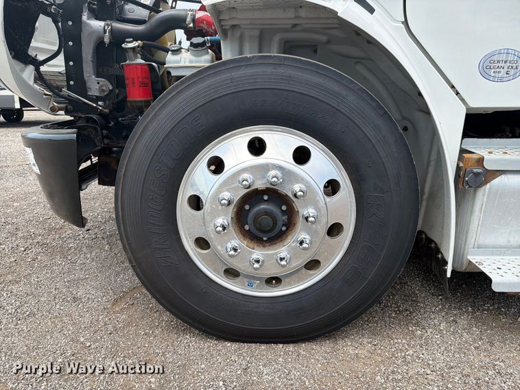 image for item FB4971 2015 Freightliner Business Class M2 utility / service truck