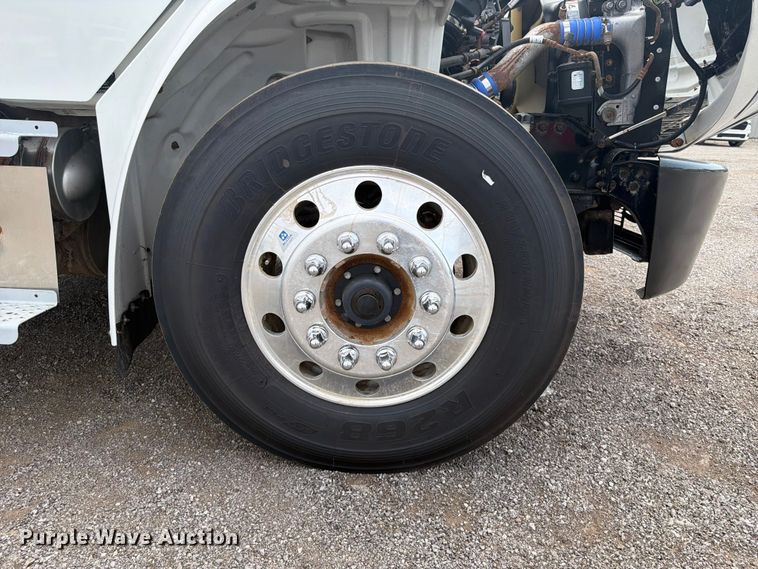 image for item FB4971 2015 Freightliner Business Class M2 utility / service truck