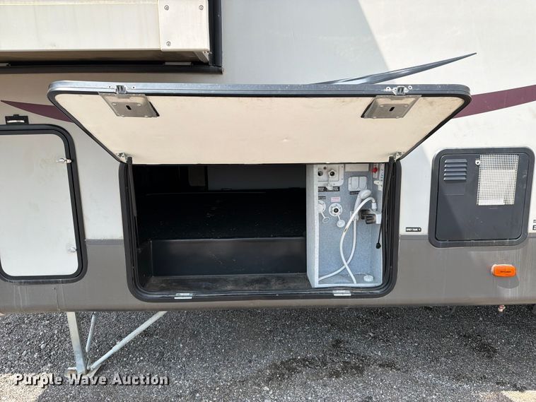 image for item FB4972 2014 Forest River Sabre camper