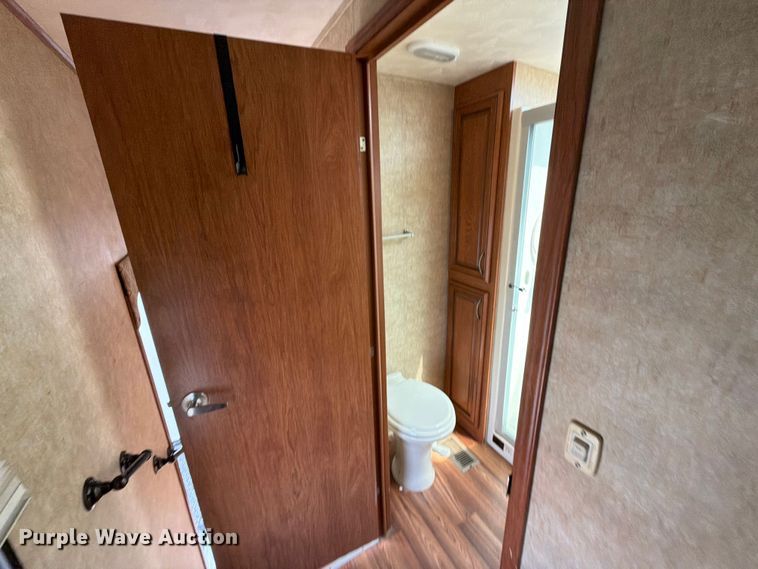 image for item FB4972 2014 Forest River Sabre camper