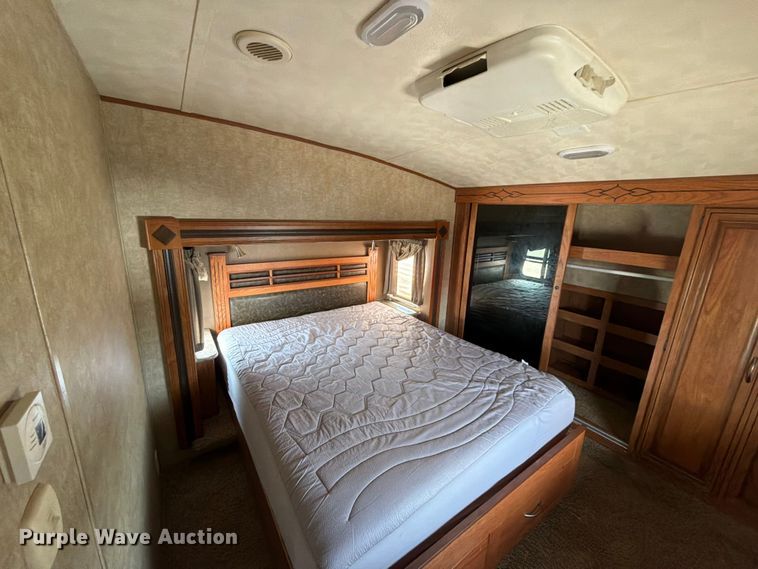 image for item FB4972 2014 Forest River Sabre camper