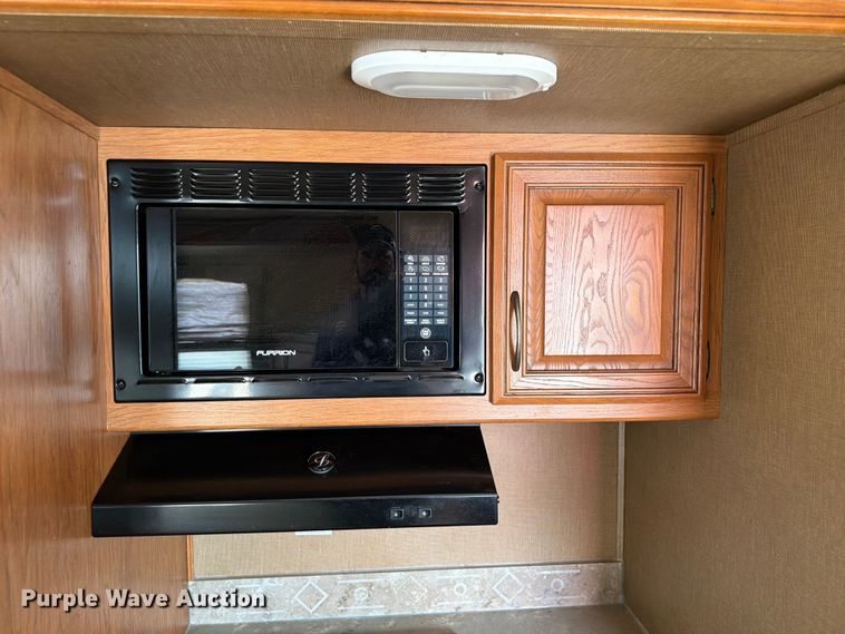 image for item FB4972 2014 Forest River Sabre camper