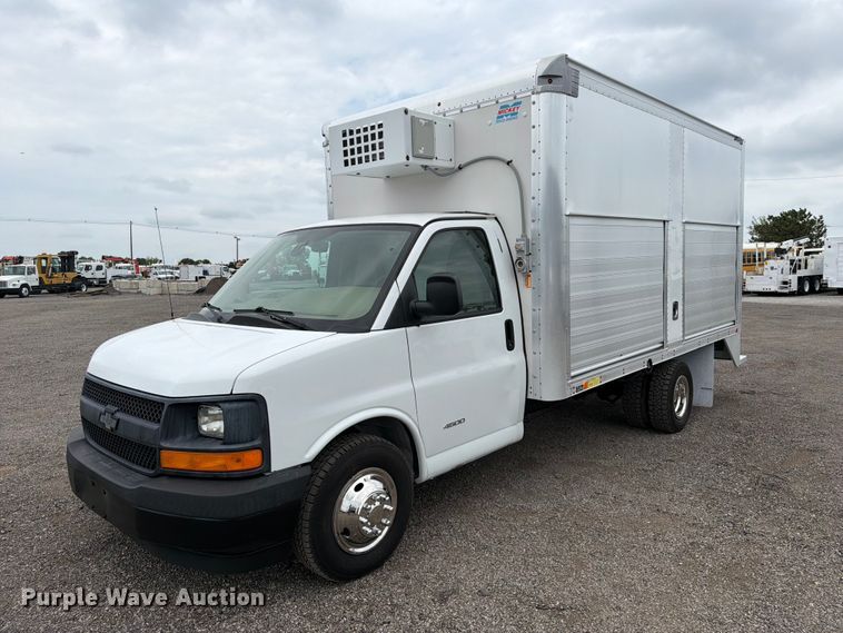2017 Chevrolet Express 4500 box truck