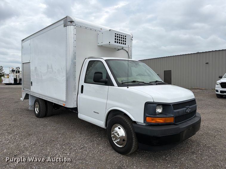 image for item FB4979 2017 Chevrolet Express 4500 box truck