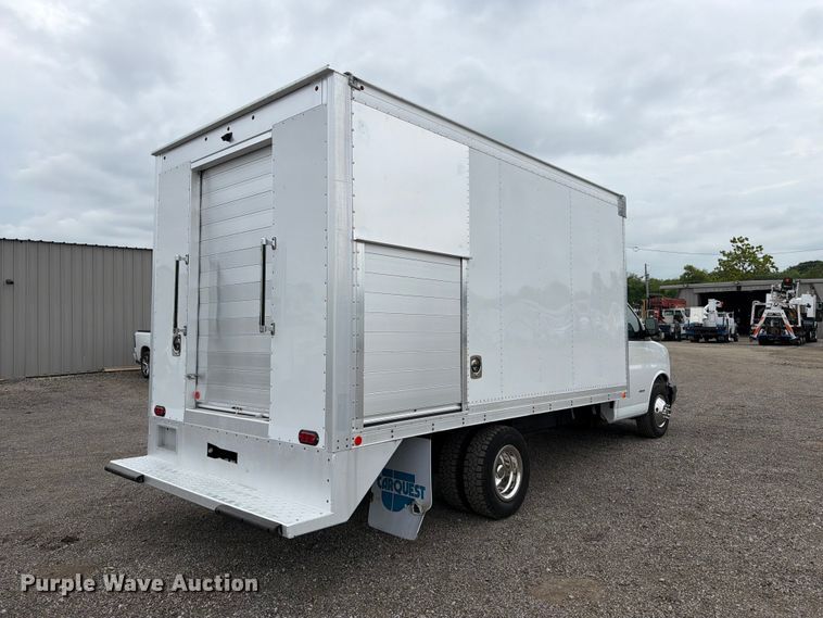 image for item FB4979 2017 Chevrolet Express 4500 box truck