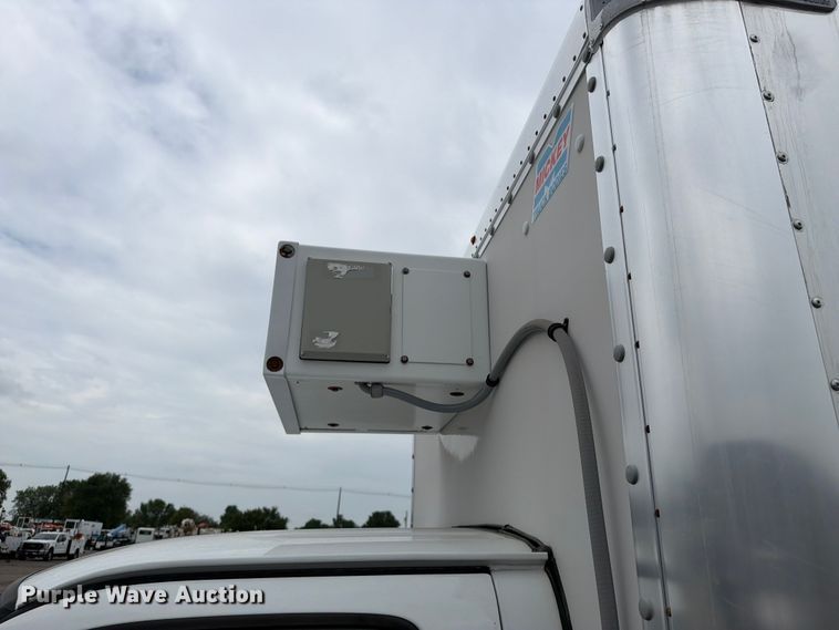 image for item FB4979 2017 Chevrolet Express 4500 box truck