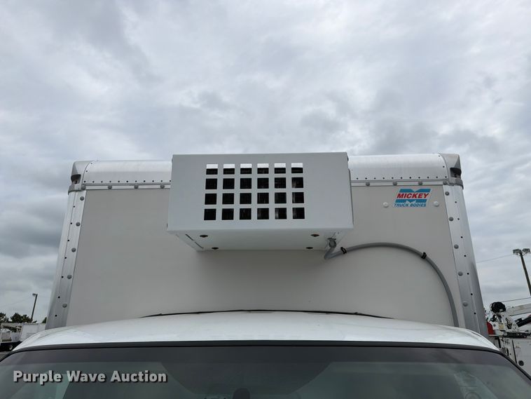image for item FB4979 2017 Chevrolet Express 4500 box truck