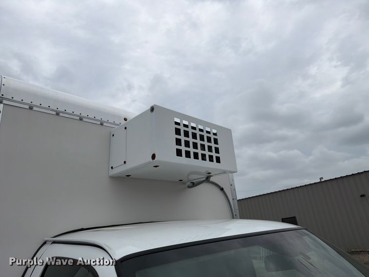image for item FB4979 2017 Chevrolet Express 4500 box truck