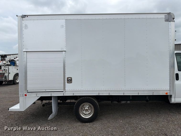 image for item FB4979 2017 Chevrolet Express 4500 box truck