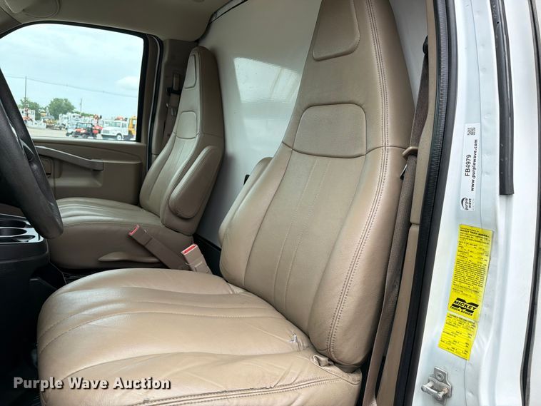 image for item FB4979 2017 Chevrolet Express 4500 box truck