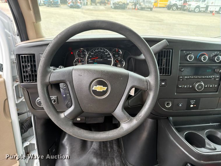 image for item FB4979 2017 Chevrolet Express 4500 box truck