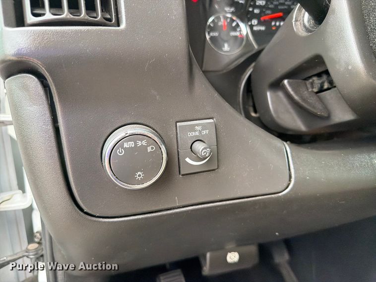 image for item FB4979 2017 Chevrolet Express 4500 box truck