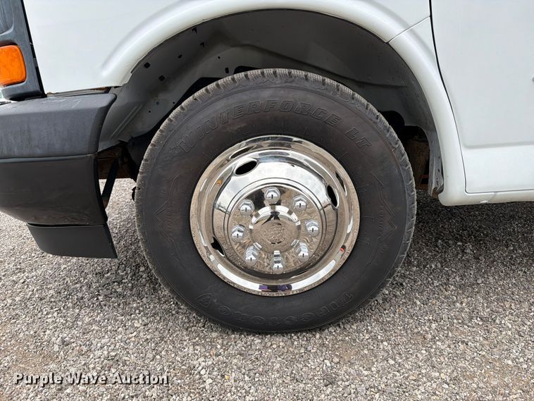 image for item FB4979 2017 Chevrolet Express 4500 box truck