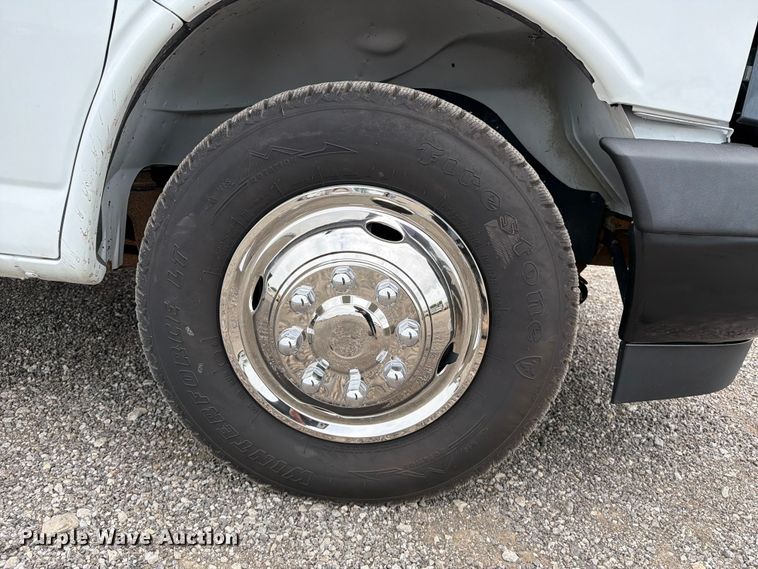 image for item FB4979 2017 Chevrolet Express 4500 box truck