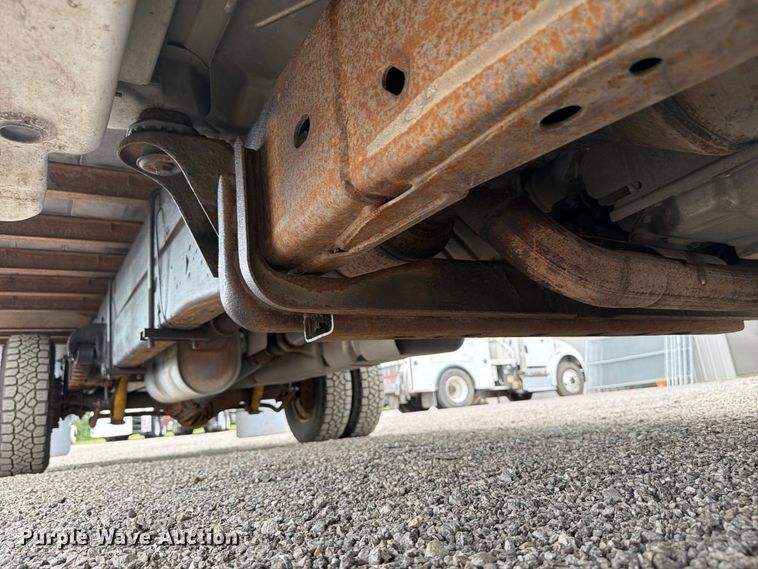 image for item FB4979 2017 Chevrolet Express 4500 box truck