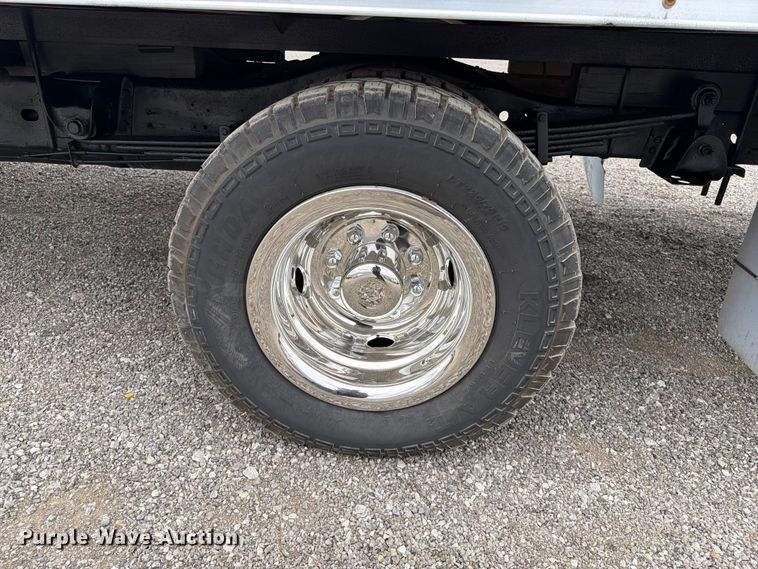 image for item FB4979 2017 Chevrolet Express 4500 box truck
